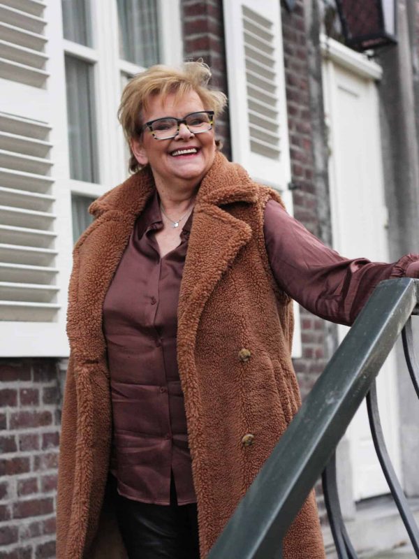 Elke week op de weegschaal, ik vond het keer op keer ZO SPANNEND! Maar toch wist ik dat ik elke keer weer gewicht was verloren. Was dit niet het geval dan wist ik wel waar het door kwam. De producten van PS. Food en Lifestyle zijn erg lekker en er is keuze genoeg!! Maar zonder Julia en Jose was het mij niet gelukt. Wat leuk zo moeder en dochter samen